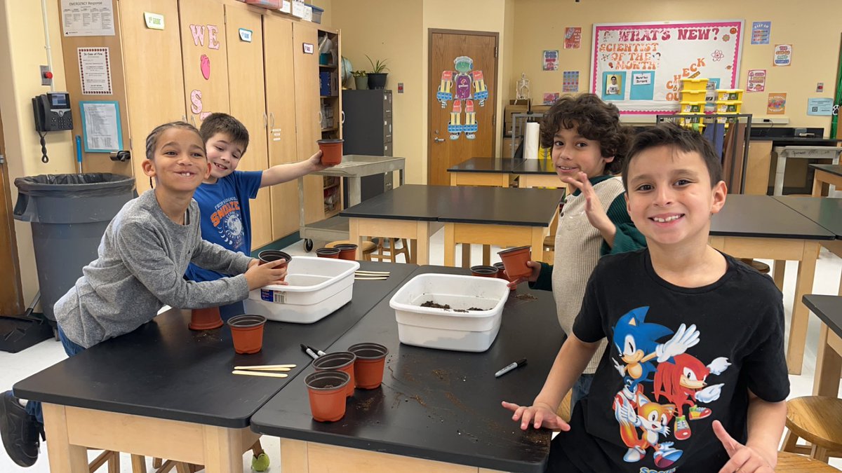 We love planting!!! 🌼💛