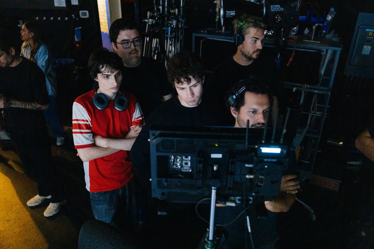 finnwolfhard's tweet image. On set… 📺