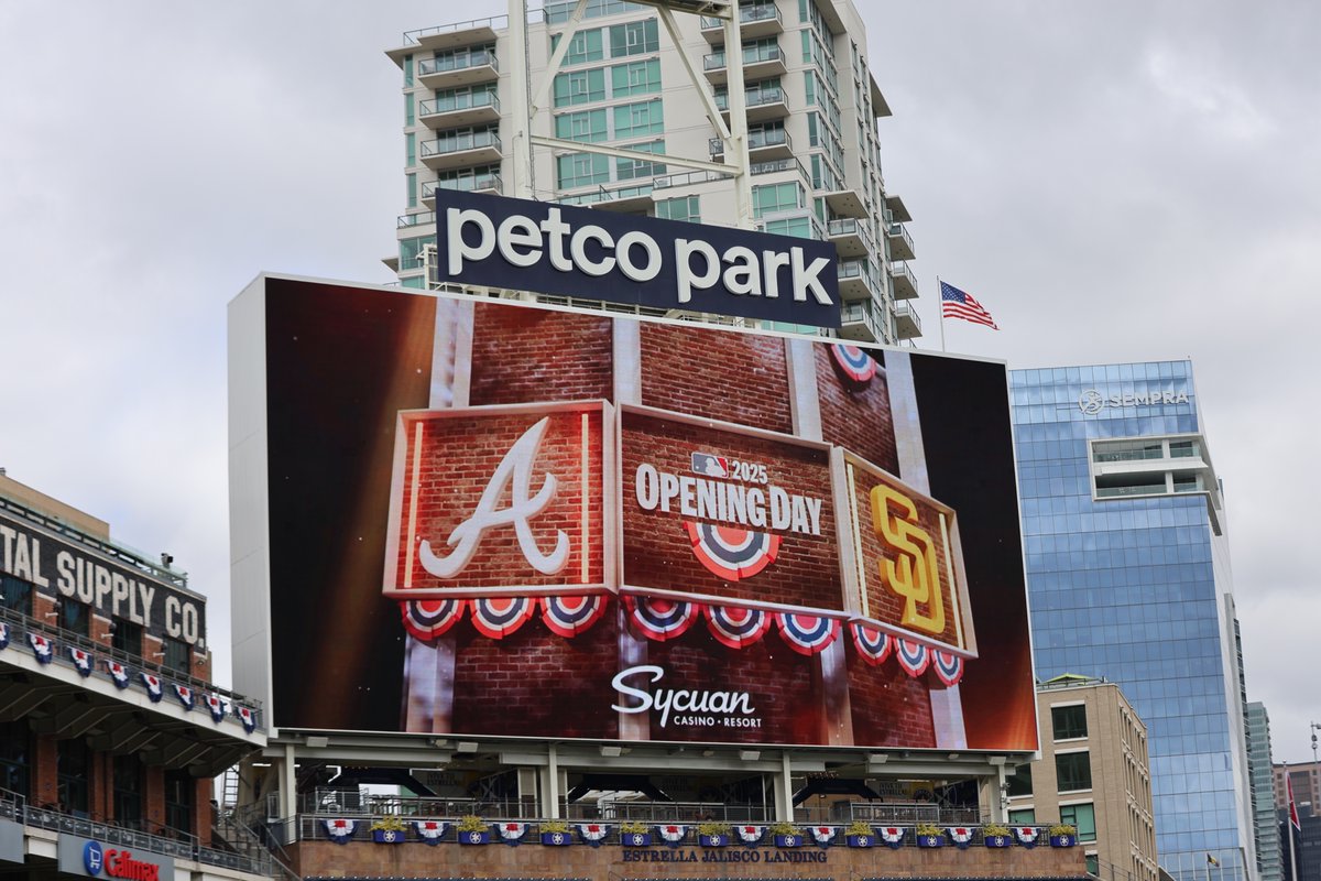 Braves's tweet photo. #OpeningDay setup!

#BravesCountry https://t.co/xeo1G8Nqm8