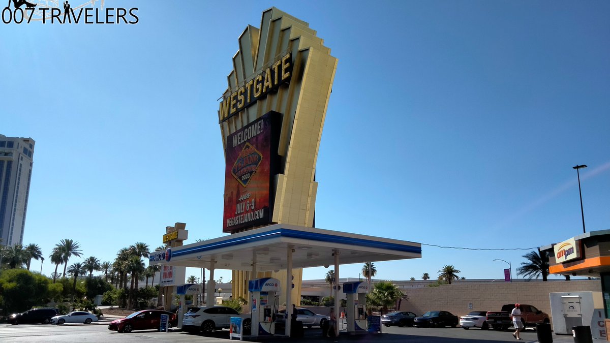 007Travelers's tweet photo. Visiting 007 Filming location: The gas station where #TiffanyCase blocks #ProfessorDrMetz / #DiamondsAreForever (1971)
See more here:
https://t.co/ZCAAMff8M3
#JamesBond #SeanConnery #JillStJohn #JosephFurst #LasVegas #USA #locations #filminglocations #visitlasvegas @Vegas https://t.co/elv4uKswxK