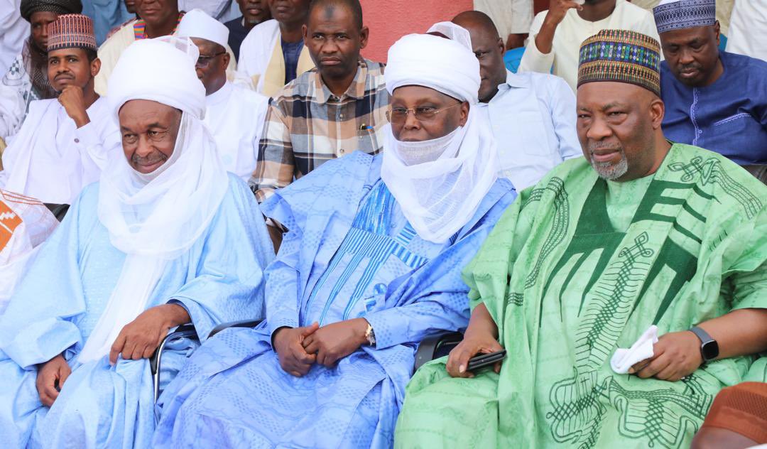 atiku's tweet photo. It was my honour earlier in the afternoon to represent the Lamido Fombina (Adamawa) HRH Muhammadu Barkindo Aliyu Mustapha at the pre-Sallah procession by District Heads and title holders of Adamawa Emirate Council, in Yola. -AA https://t.co/bCdTFfQCE4
