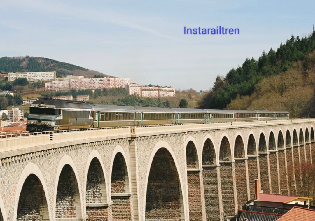 europa_tren's tweet photo. La Diesel CC72000 Blue Arzens origen con el Corail Intercité Lyon>Nantes a su paso por el espectacular viaducto de Tarare, año 2006. Foto: Ezequiel Pérez Martínez #EuropaTren #instarailtren #Sncf #Corail #intercite #RhoneAlpes #France🇫🇷 https://t.co/aQBYl9RwWZ
