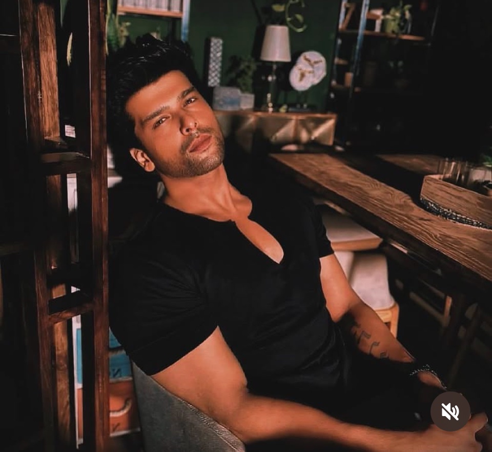 Apps1474's tweet photo. #HappyBdayKushalTandon 

Baby.                 Daddy . https://t.co/AJ5DlxmSRa