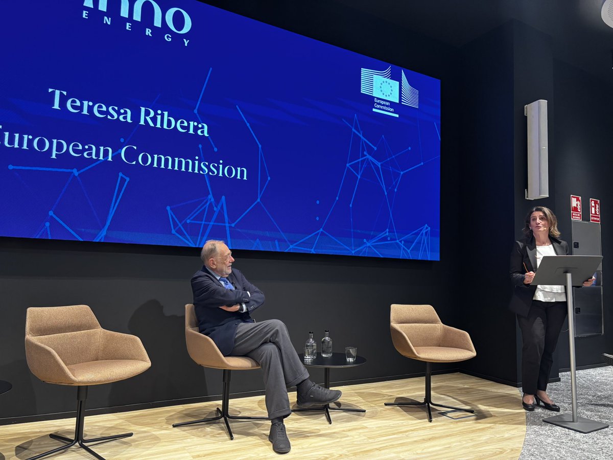 Beatriz Corredor (@beatrizcorredor) on Twitter photo Ha sido un regalo escuchar y aprender de <a href="/Teresaribera/">Teresa Ribera</a> y <a href="/javiersolana/">Javier Solana</a>, que han conversado esta tarde sobre el #CleanIndustryDeal en la 13 Edición del #GlobalEnergyMeeting de <a href="/EsadeGeo/">EsadeGeo</a>. Ha sido un regalo escuchar y aprender de <a href="/Teresaribera/">Teresa Ribera</a> y <a href="/javiersolana/">Javier Solana</a>, que han conversado esta tarde sobre el #CleanIndustryDeal en la 13 Edición del #GlobalEnergyMeeting de <a href="/EsadeGeo/">EsadeGeo</a>.