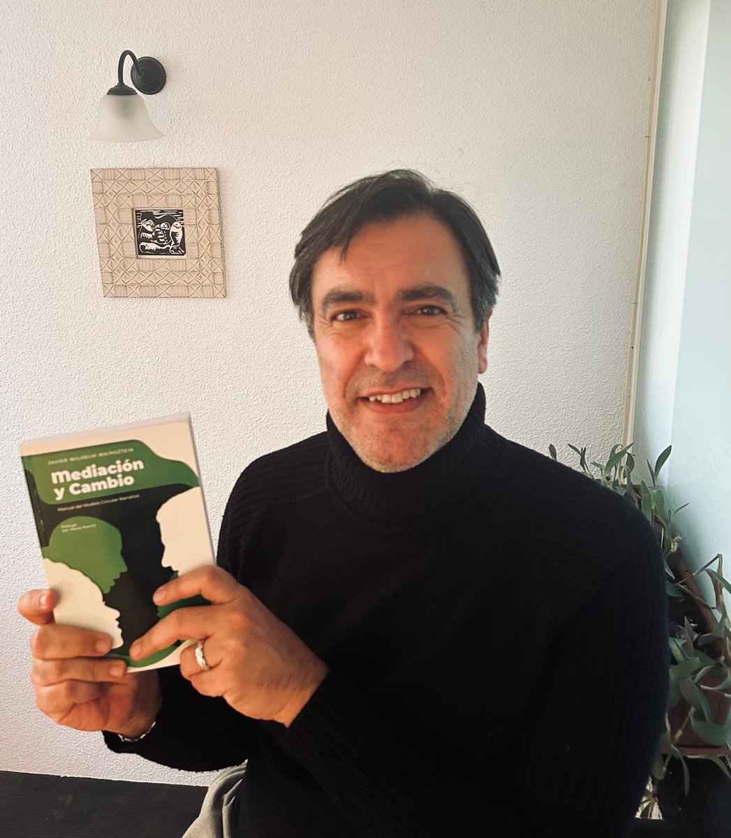Ya en mis manos "Mediación y  Cambio: Manual del modelo Circular-Narrativo" del siempre interesante <a href="/javierwilhelm/">Javier Wilhelm PhD</a> 
No os lo perdáis.
Y pronto, presentación del libro en el <a href="/CopMadrid/">Colegio Oficial de la Psicología de Madrid</a> 
Os iremos informando