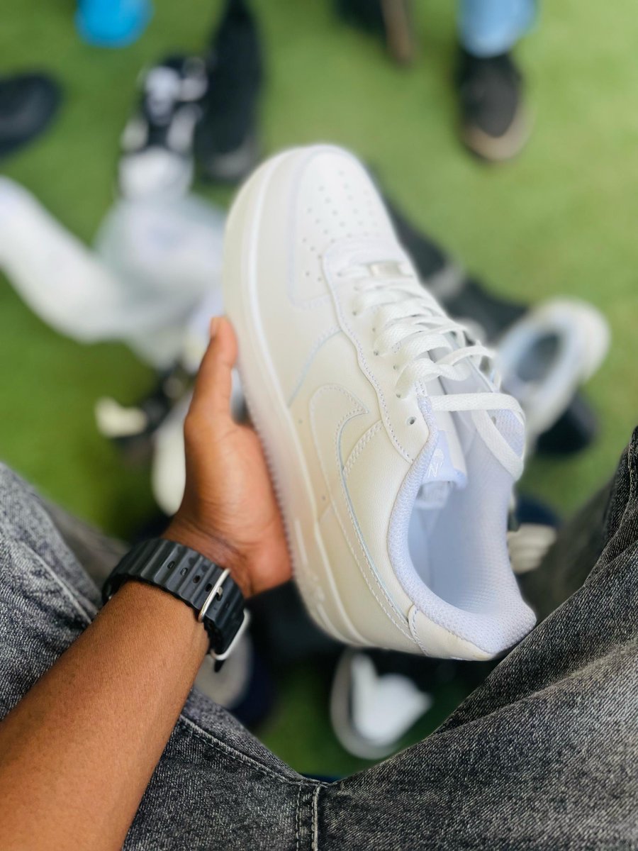 Apidh3's tweet photo. F1 Size 7UK= K100,000.
F2 Size 7UK= K70, 000.
F3 Size  9.5UK= K85, 000.
F4 Size 9UK = k 70,000.

😁 Please Retweet. https://t.co/hpzdg20izU