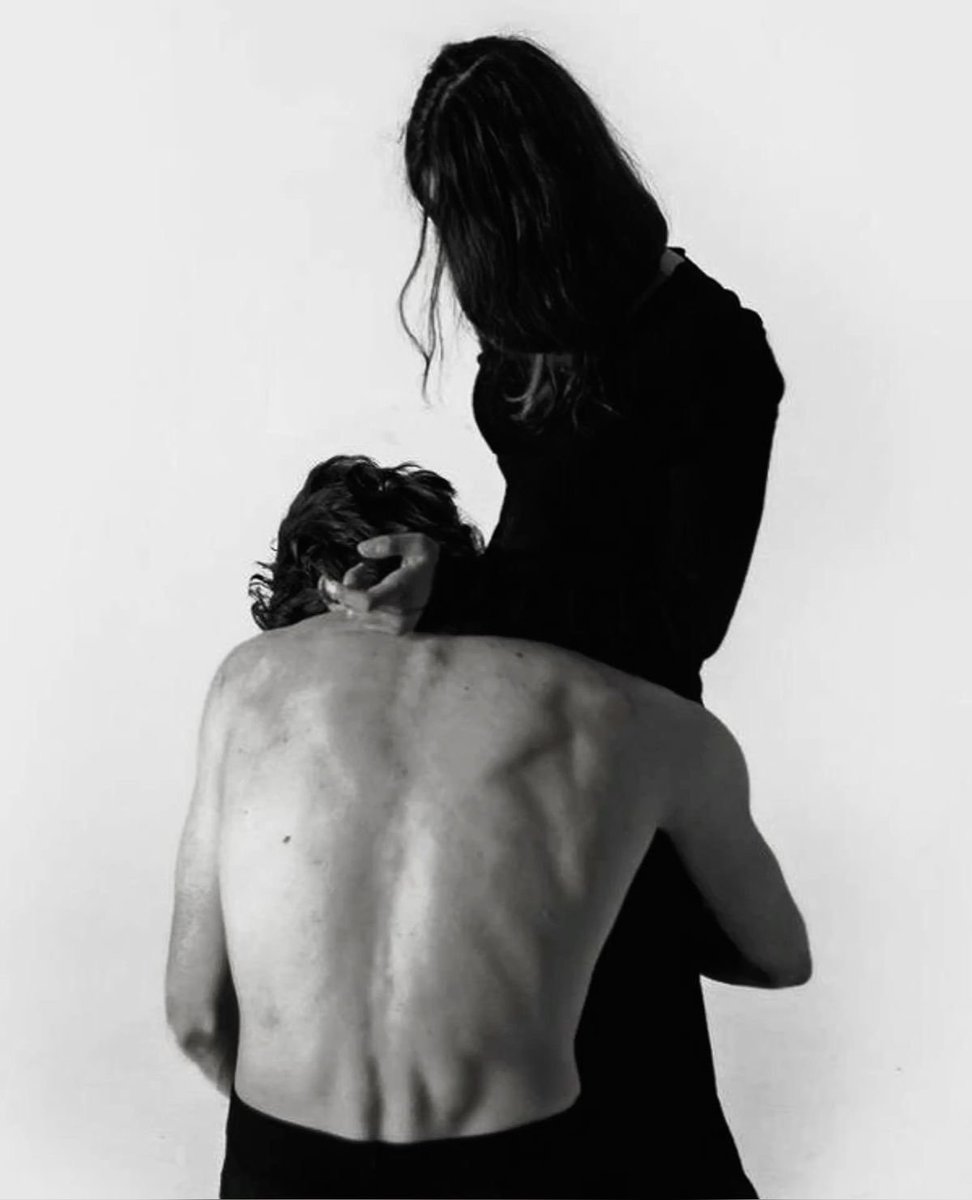 How it feels being a woman who thrives on the literature of pathetic men