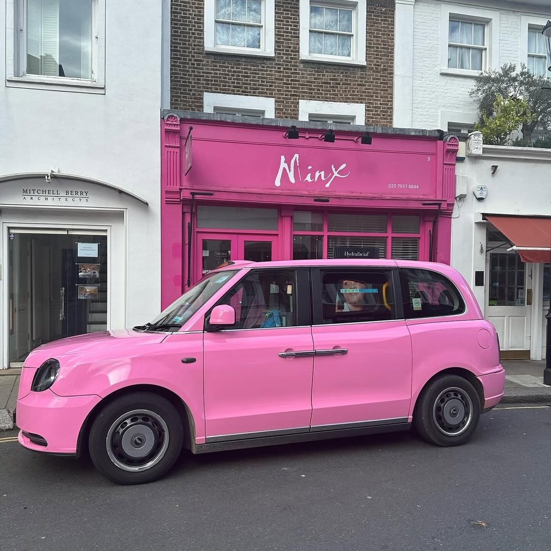 pink taxi 🩷🚖₊˚✧