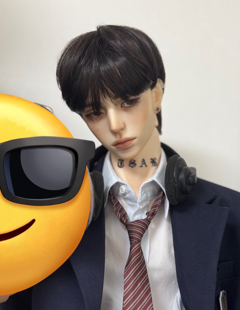 Lip_bjd's tweet photo. 영원히 이러고 앉아서 놀아주지 않는 오너를 바라봄.. https://t.co/WP8UkvOebb