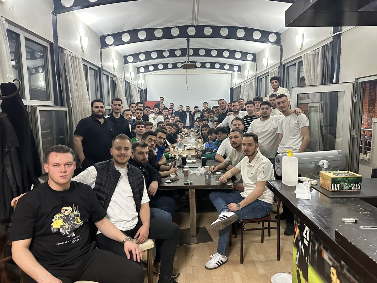 İftar sonrası genç arkadaşlarımızla fikir alışverişinde bulunduk.
"Maraton Alt Jenerasyon"