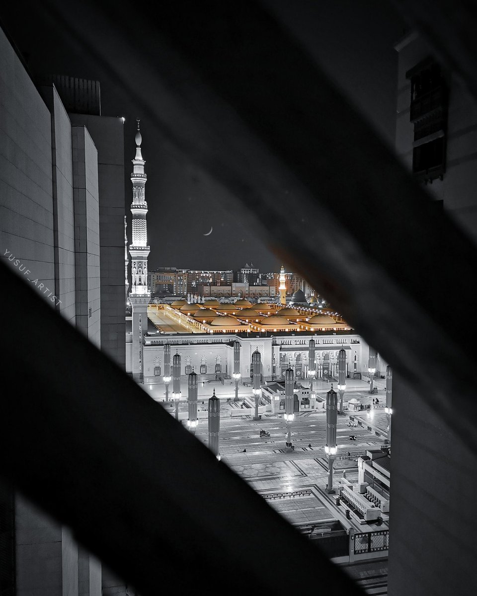 "اللهُمـ  لا ترد لنٰــا في هذه الليه  
أي دعاء ولا تخيب لنٰــا 
رجــاء ولاتسـڪَن جسـٰدنا داء".❥|❁❤️

 #ليله_٢٨