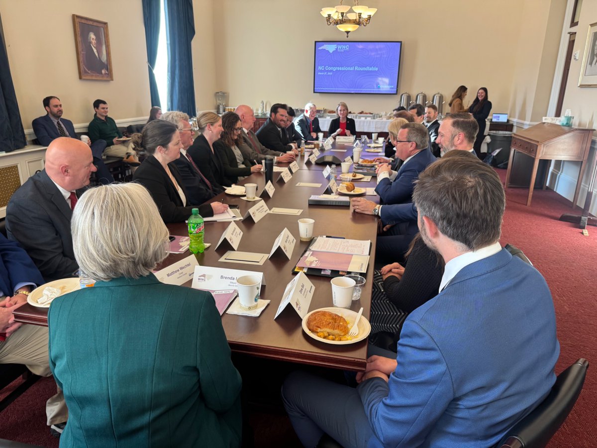 It was an honor to join a bipartisan group of congressional colleagues, local leaders from Western North Carolina, and the @FloodCoalition for a roundtable marking six months since Hurricane Helene. 

This was an important opportunity to reflect on our progress, assess the work