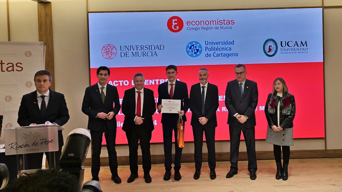 Facultad de Economía y Empresa UMU tweet media