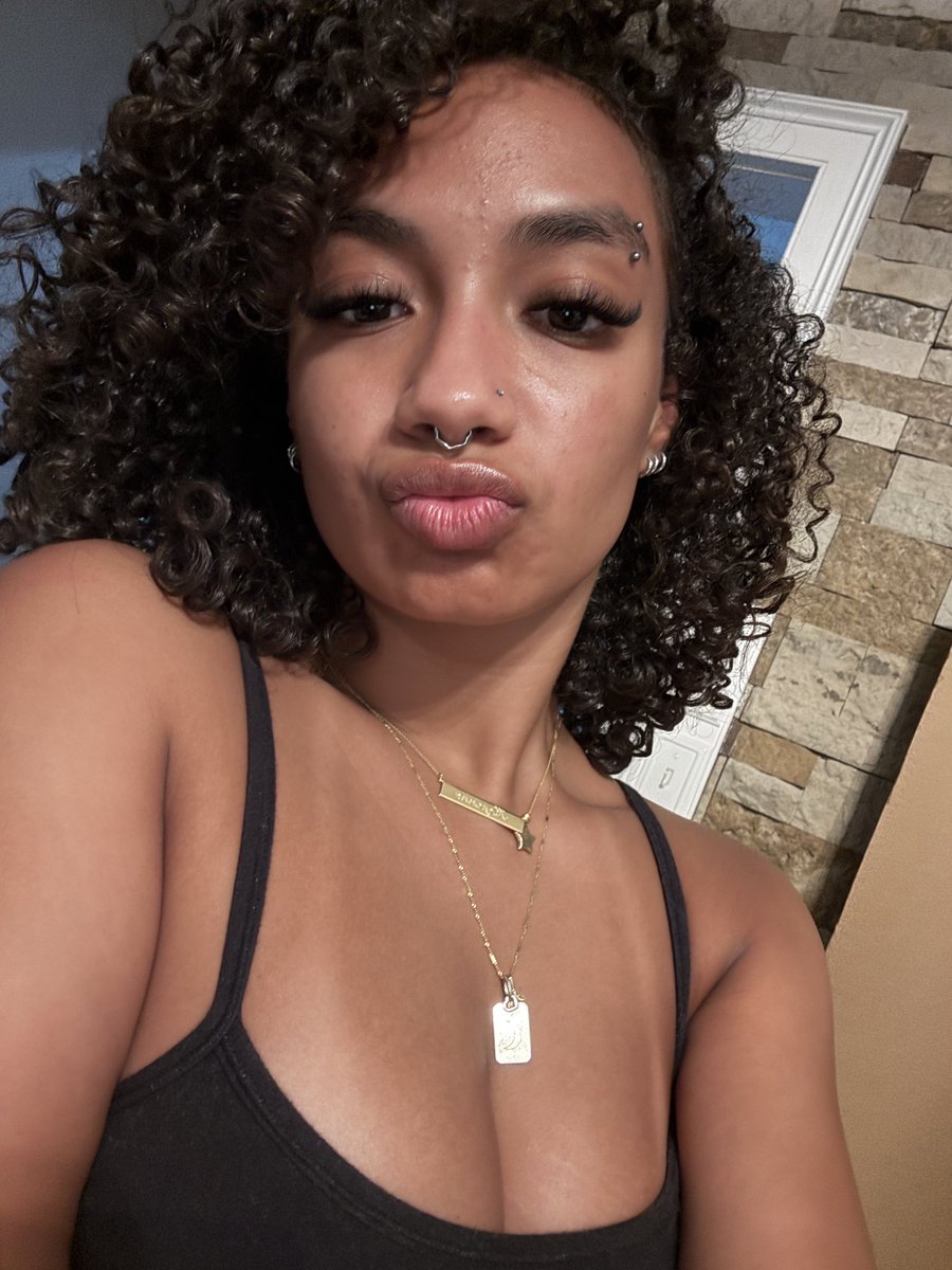 dream_gh0ul's tweet image. Kiss