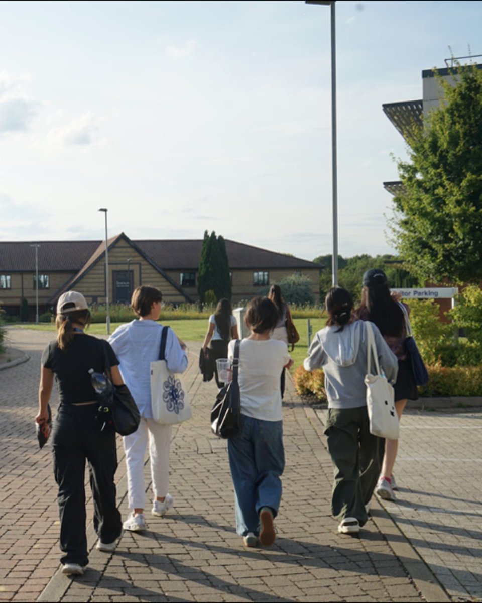 WarwickSummer's tweet photo. Warwick Summer School gave me the opportunity to explore my interests and better understand what I want to do in the future. It helped me gain confidence in my social abilities, pushed me out of my comfort zone, and gave me a real taste of university life – Ipek 🇹🇷 #press2025 https://t.co/tg6DwJEbsH