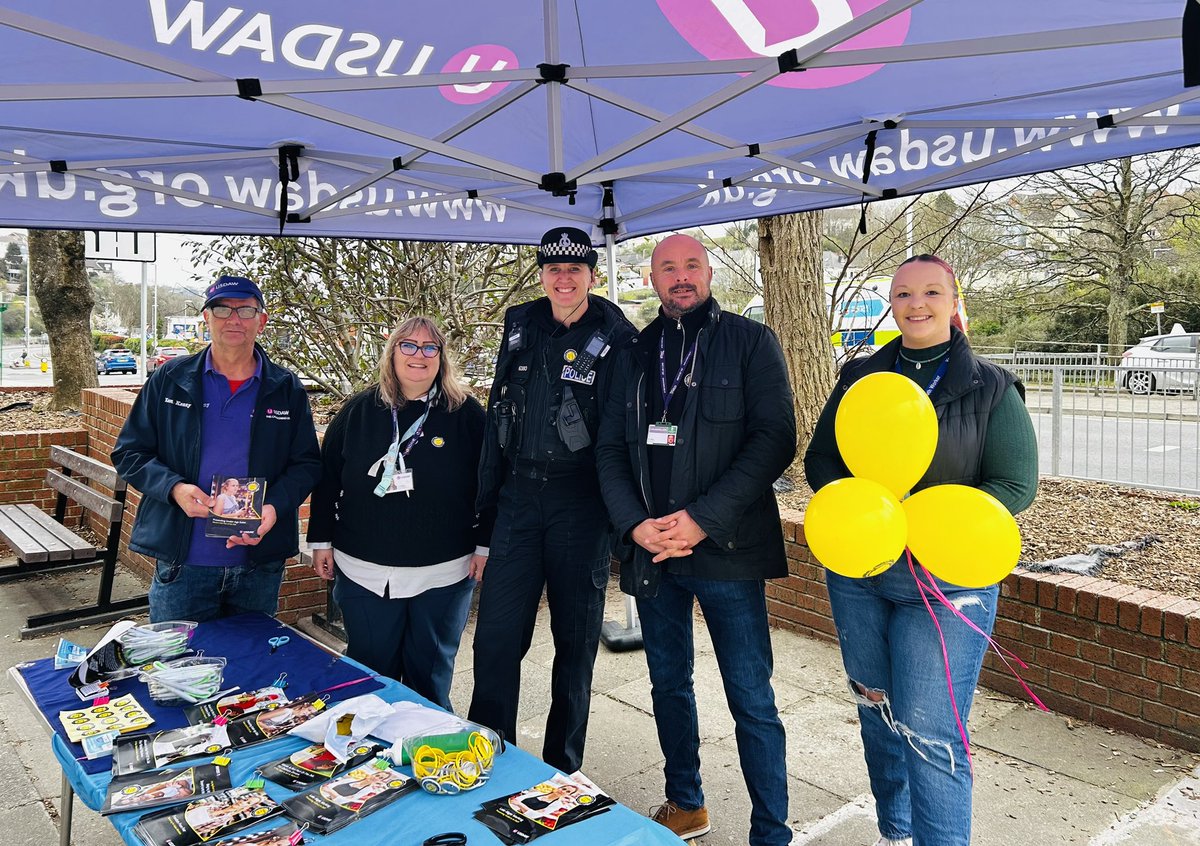JonDingle01's tweet photo. Pleased to join our local Labour councillor team, St Budeaux Co-op, local businesses, USDAW, and police to launch the Freedom from Fear campaign in St Budeaux Square. https://t.co/AlwSzarwdW