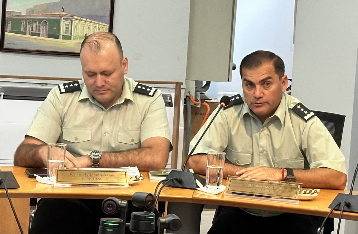 🟢 Gendarmería participó en el Consejo de Seguridad Pública de <a href="/muniantof/">Antofagasta</a> donde el Coronel Alex Meza Domínguez, Jefe Operativo Regional entregó una radiografía de la población penal y cuáles son los delitos recurrentes en los que se involucran quienes están privados de libertad.