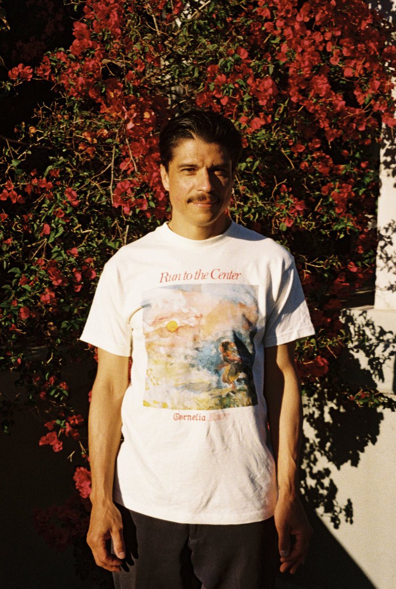 cornelia_murr's tweet image. Come and get your fresh merch like Danny did:
corneliamurr.merchtable.com