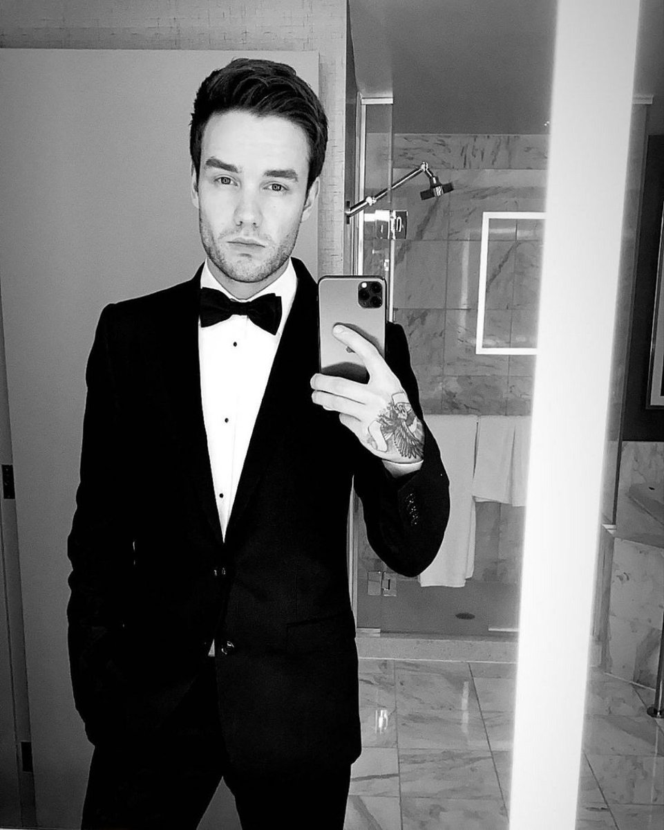 LibbyBarham's tweet photo. Liam Payne mirror selfie thread ❤️ https://t.co/nrYudFhQ5D