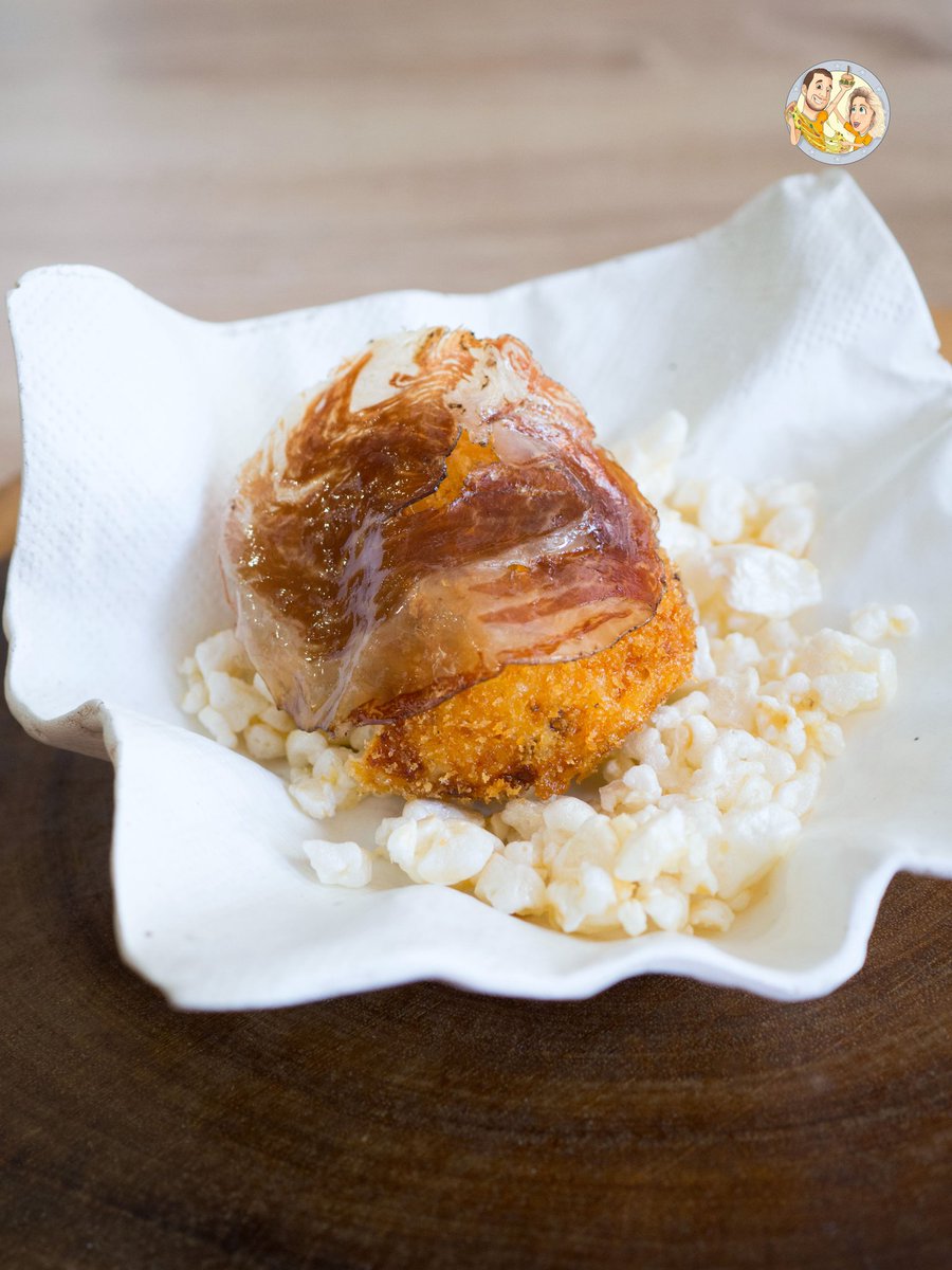 Croqueta de. jamón
 <a href="/canitasmaite/">CañitasMaite_res</a>. Jamón de bellota, leche y mantequilla fresca de oveja, palomitas de tocinito y una lámina de coppa. Bechamel melosita con trocitos de jamón. Envoltura ligera y crujiente. Mejor croqueta de <a href="/madridfusion/">madrid fusion</a>   '21
💵 4,50€
📍 Casas Ibáñez (Albacete)