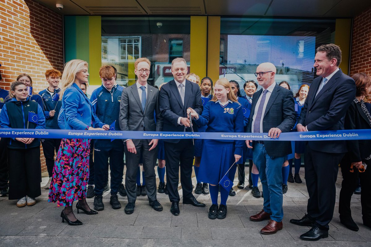 Thomas Byrne (@thomasbyrnetd) on Twitter photo It was such a pleasure to celebrate the formal opening of the Europa Experience.
In the heart of Dublin City, people can visit this terrific exhibition, which brings the workings of the EU to life.
Be sure to visit! 🇮🇪🇪🇺
For more info ▶️ gov.ie/en/press-relea…
<a href="/EPinIreland/">European Parliament Ireland</a> It was such a pleasure to celebrate the formal opening of the Europa Experience.
In the heart of Dublin City, people can visit this terrific exhibition, which brings the workings of the EU to life.
Be sure to visit! 🇮🇪🇪🇺
For more info ▶️ gov.ie/en/press-relea…
<a href="/EPinIreland/">European Parliament Ireland</a>