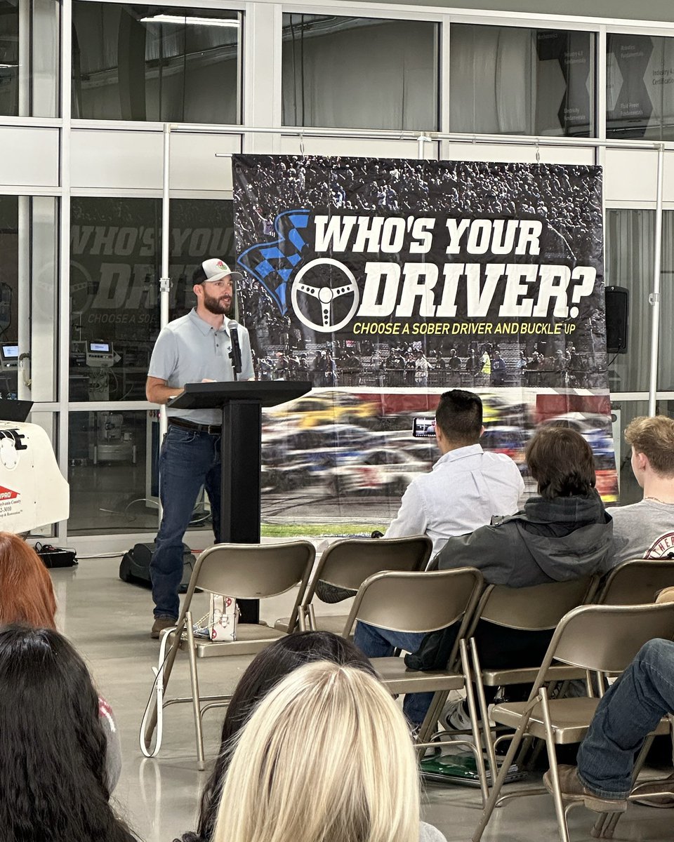 RossChastain's tweet photo. Had a great time with the @DRIVESMARTVA and @VirginiaDMV team at @PatrickHenryCC Racing College of Virginia! We talked to students about the importance of safe driving and support for sober rides with the “Who’s Your Driver” program. #WhosYourDriver #UseYourMelon #DriveSober https://t.co/n33tIQggZm
