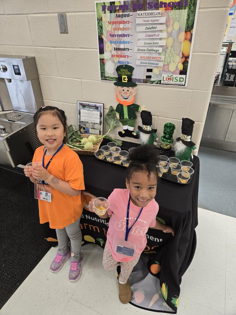 Crunch Time with Kohlrabi!  Today, students crunched into something fresh and fun—green kohlrabi! 
Not only did they try this veggie, but also learned its nutritional benefits &amp; how choosing local produce helps build a stronger, healthier community. #LCISDwefeedkids