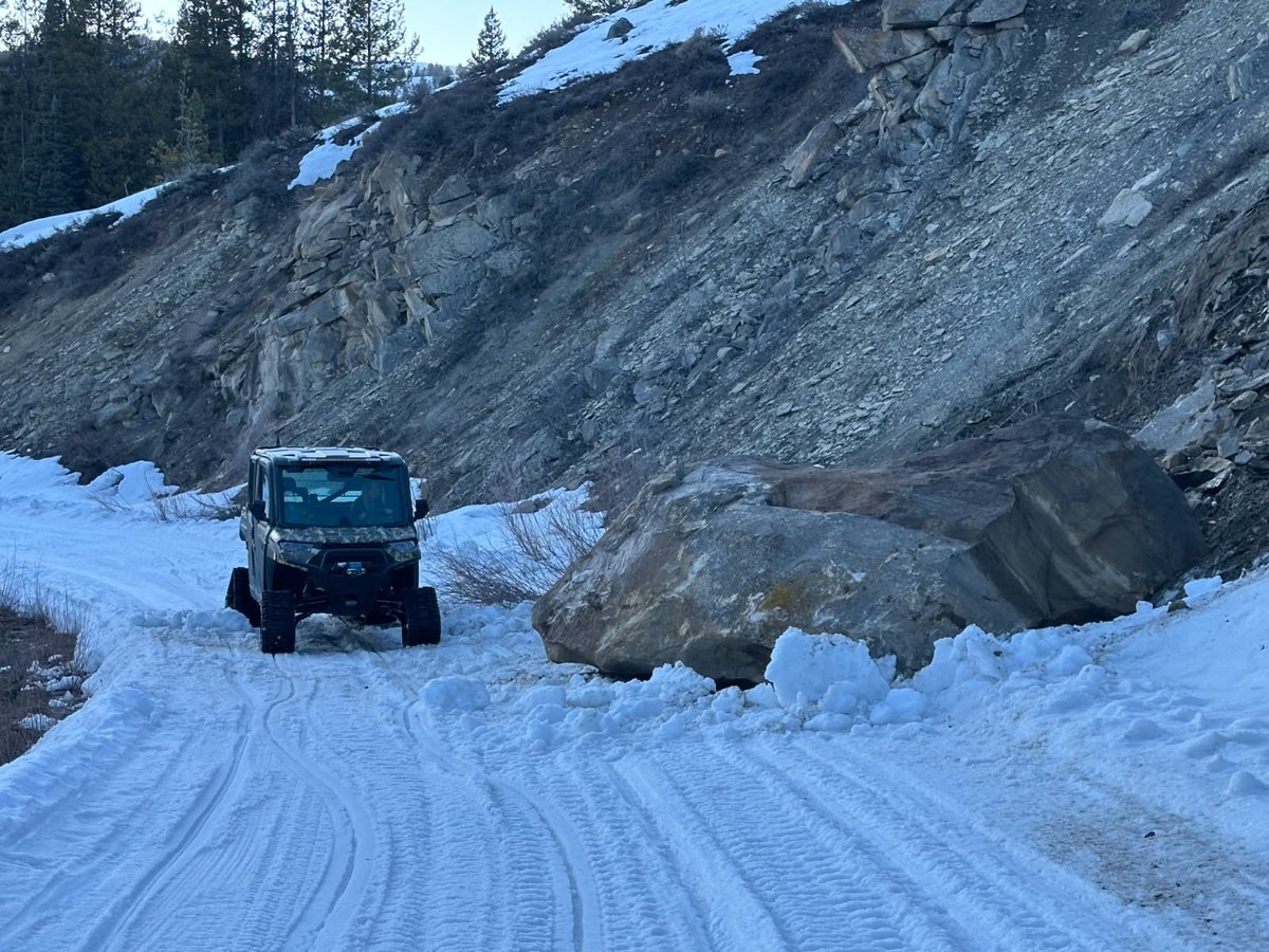 Alert- Partial blockage of Granite Creek Road on the Jackson Ranger District. Blasters will remove the boulders on Wednesday, April 2, 2025. A temporary closure up to 1 hr for 1/2mi in both directions is expected while they blast and remove the debris. #BTNF