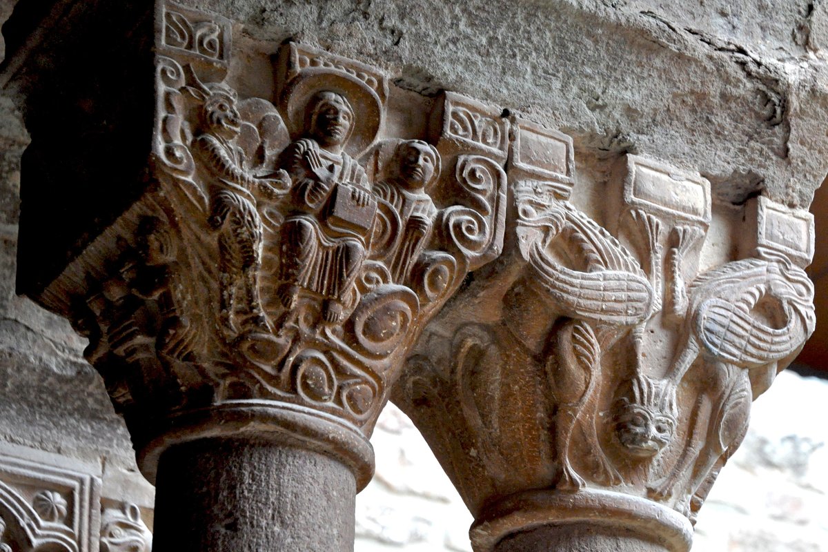 <a href="/RomanicoEspana/">Románico en España</a> Capitel románico de la galería norte: "Las tentaciones de Jesús". (Claustro del monasterio de Santa María de L´Estany (Barcelona)). 
monestirs.cat/monst/bages/cb…
Antonio Ribera lo utilizó para la sobrecubierta de: "LOS HUMANOIDES". (Ed. Pomaire, 1967). (The humanoids. (FSR, 1966)).