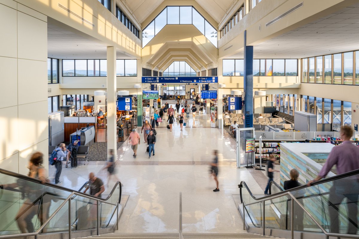 iflytri's tweet image. Every trip through TRI is a slam dunk 🏀

#FlyTRI #FlyLocal