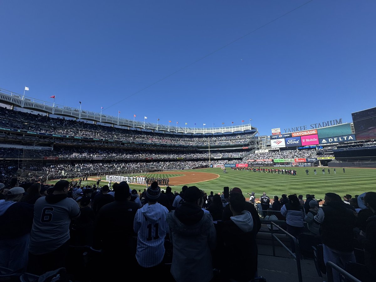 LAWL_een's tweet photo. @JJFromTheBronx @Yankees Live from opening day 2025 https://t.co/lO34VVgZ5r
