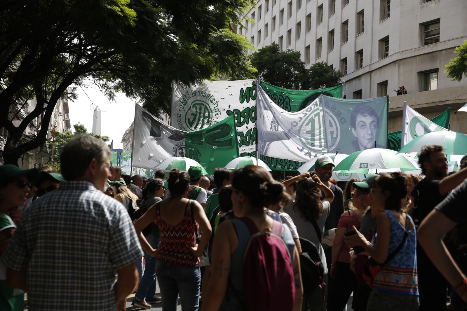 Para Catalano, “la política se tiene que dejar de joder y convocar a la gente a la calle”Para Catalano"