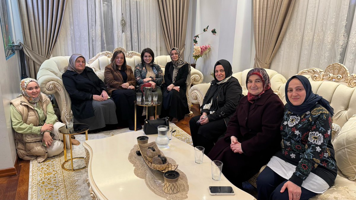 Önceki dönem İlçe Yönetim Kurulu Üyelerimizden Ömer İlboğa’yı teşkilatımızla birlikte hanesinde ziyaret ettik.

Kıymetli sohbetleri ve misafirperverliği için kendisine teşekkür ediyorum. 

Hanesi her daim şen olsun.💐