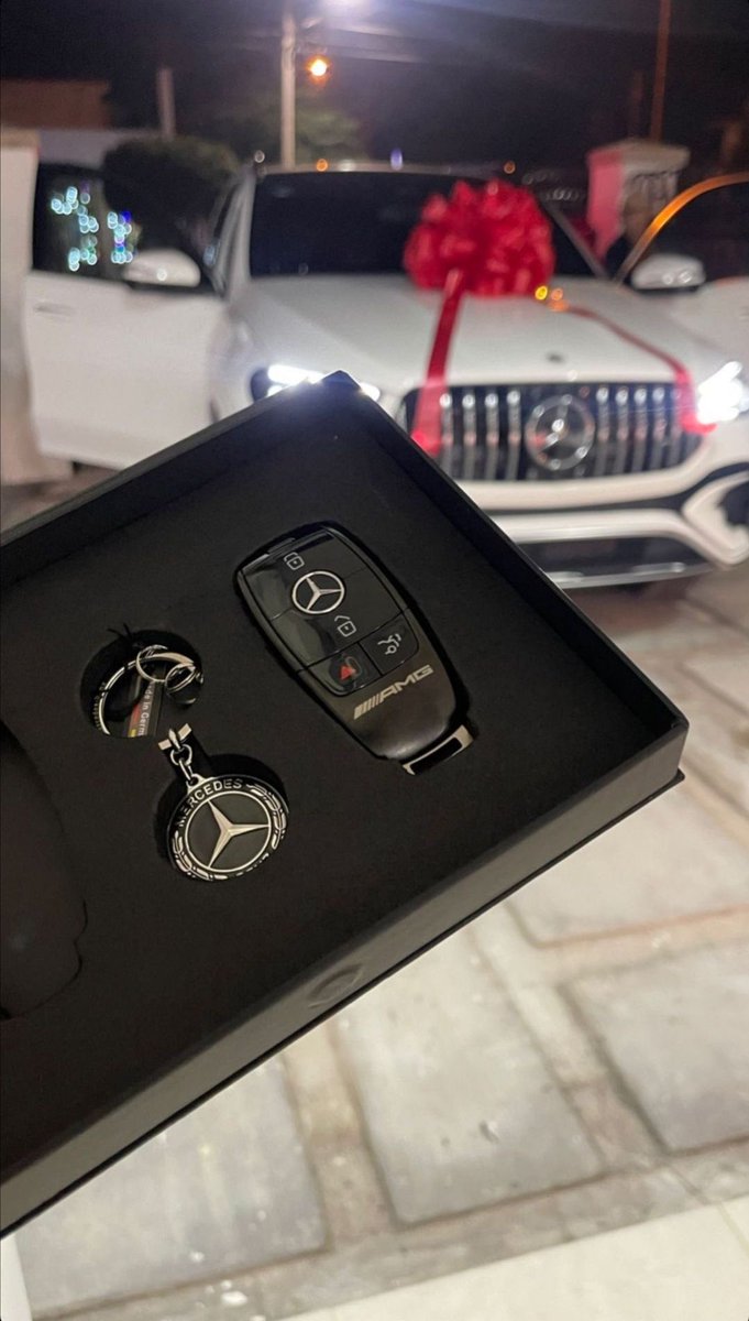 Happiest birthday, Mas Danny!

Semoga selalu membawa kebahagiaan untuk orang-orang disekitar, selalu baik hati dan rajin menabung (untuk kondangan) dan dilancarkan selalu hubungan percintaannya! Amin.