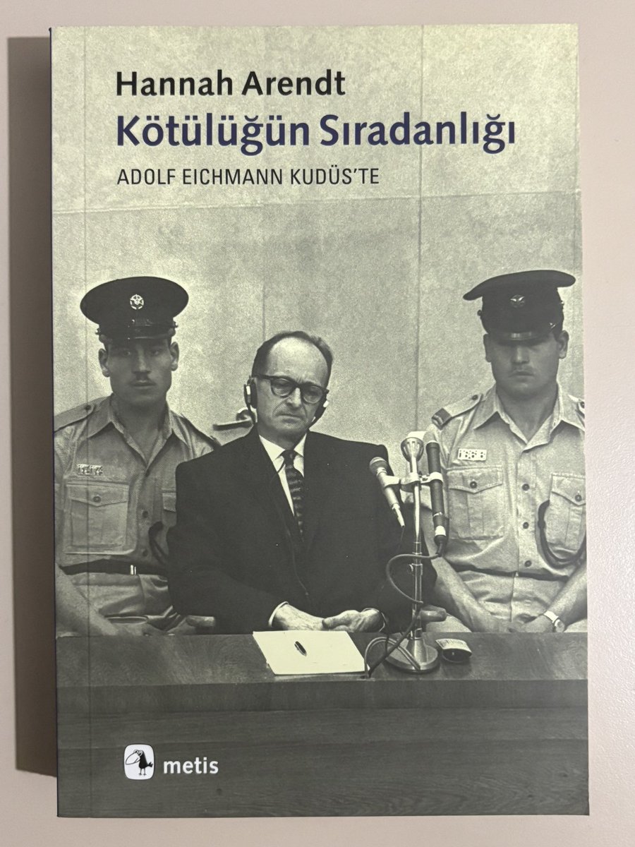 “Ceza gerektiren bir suç işleyenler, suç işlemeyenlerden daha iyi muamele görüyordu.”

(s. 222)