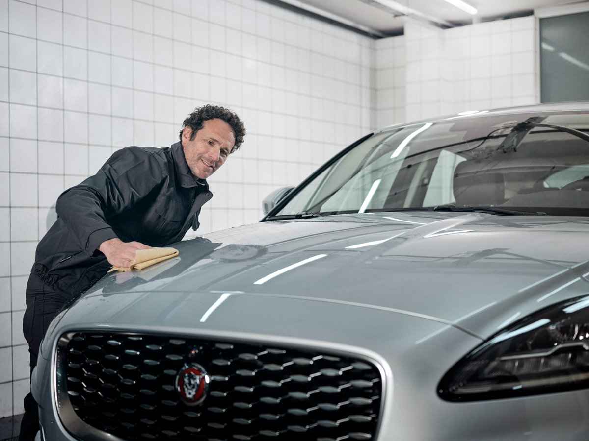 If your Jaguar requires body repairs (dint, dent or accident repair), the Marshall Paint &amp; Body Repair Centres in #Cambridge (Swavesey), #MeltonMowbray &amp; #Newbury are here for you!

Get in touch > marshall.co.uk/repairs/contac…