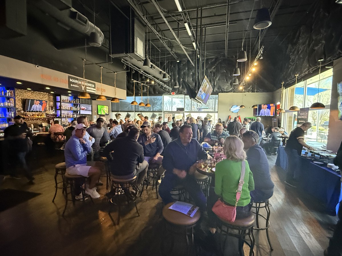 Celebrating 10 YEARS of Pegasus March Madness! 🏀🎉 Huge thanks to our amazing customers &amp; partners for making it unforgettable. Here’s to the next decade!

📸 Full album: bit.ly/4hVuHRX

#PegasusMM #10Years #WorkHardPlayHard