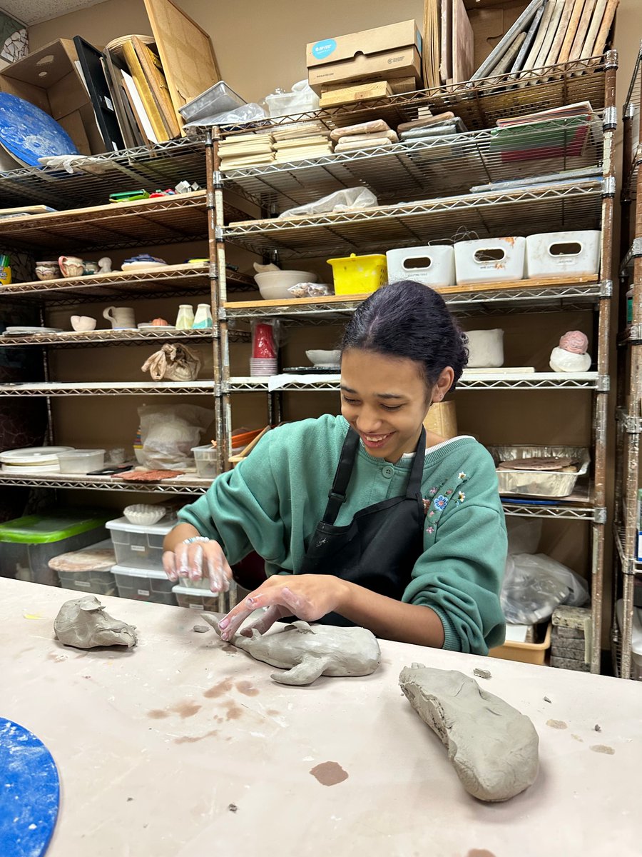 ArtsTechKC's tweet image. Art skills development at its finest - building confidence through hands-on learning. #ArtsTechKC #YouthArtists #CeramicWorkshop #ProjectRespecto #Kc #KansasCity #kcartist