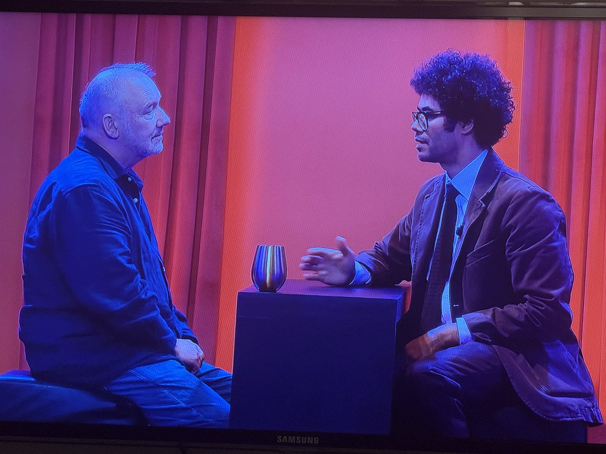 Absolute master class #LastOneLaughingUK <a href="/RealBobMortimer/">bob mortimer</a> <a href="/RichardAyoade/">RICHARD AYOADE</a>