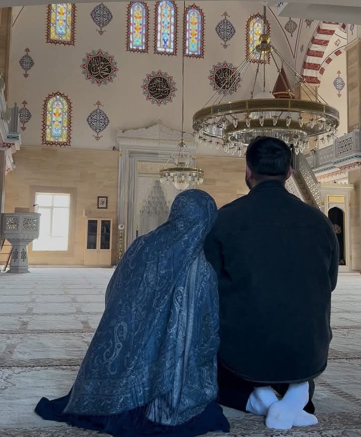 {رَبَّنَا هَب لنَا مِن أَزوَاجِنَا وَذُرِّيَّاتِنَا قُرَّةَ أَعْيُنٍ}