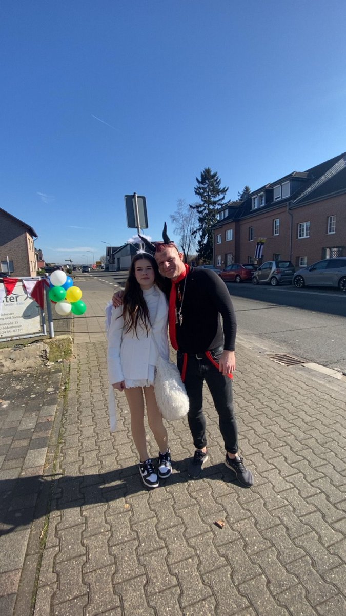 Klibbsch's tweet image. 