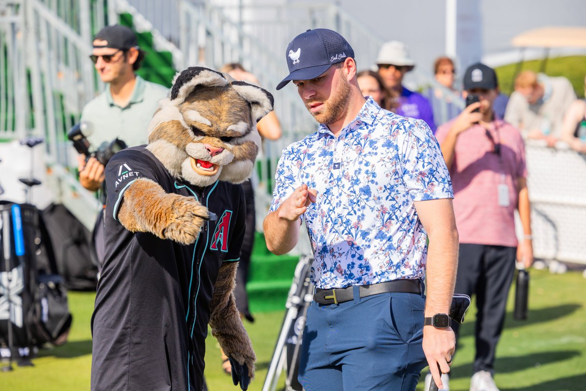 Big league aura at #thepeoplesopen.

#OpeningDay