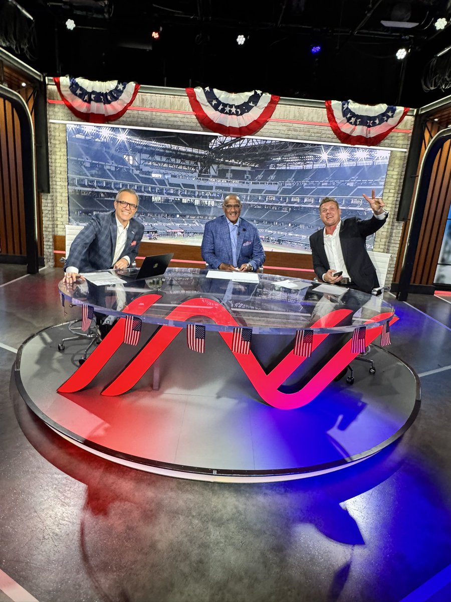 TomCaron's tweet image. Later this season I’ll celebrate my 30th anniversary at NESN. Couldn’t be more thrilled to start another #OpeningDay with this amazing team.