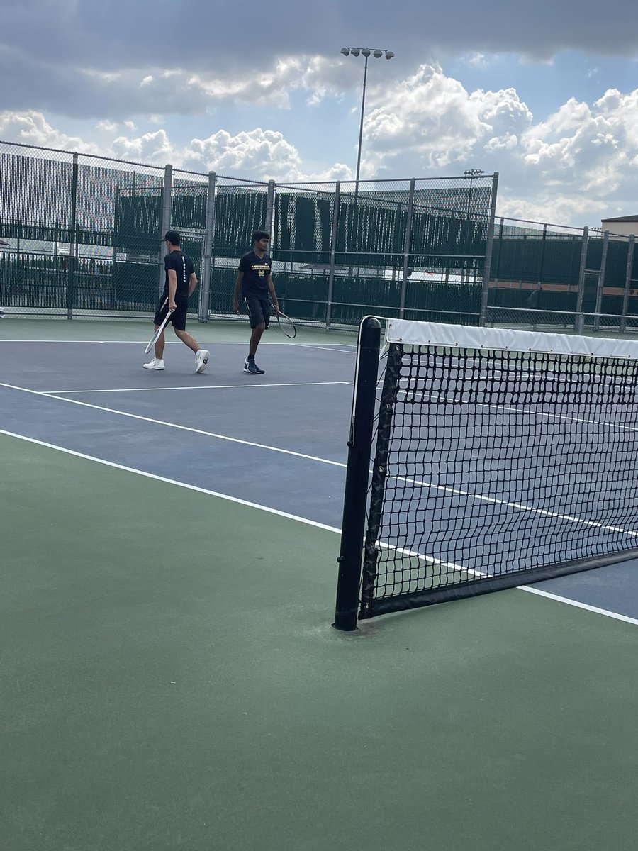 Memorial Athletics (@memowarriors) on Twitter photo Warrior tennis battling in the semis of the Wakelake tournament! #winthebattle <a href="/Memorial_Tennis/">Warrior Tennis</a> Warrior tennis battling in the semis of the Wakelake tournament! #winthebattle <a href="/Memorial_Tennis/">Warrior Tennis</a>