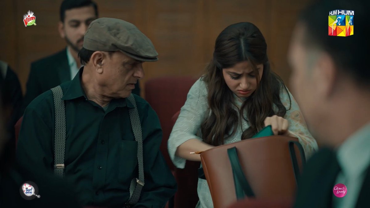 hamzaxheven's tweet image. Kitna le kar ghumti ho bahen Dejju 😁😂🙊
#DilWaliGaliMein #SajalAly #HamzaSohail