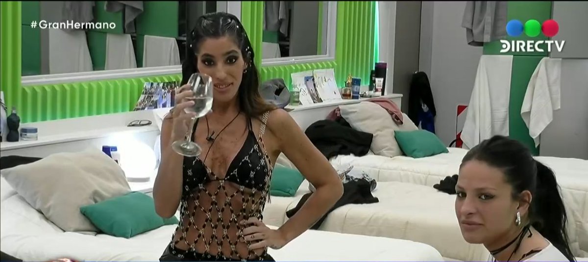 Entro Cata a  la casa.   Por suerte el lunes vuelve  BARASI con ahora Caigo
#GranHermano     cagada tras cagada. Piensen un poco por favor