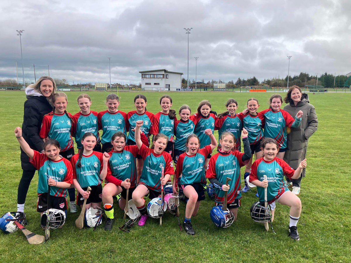 HFNSRathmore's tweet photo. Huge thanks to the 11 Schools and 18 teams who participated in the @allianz Cumann na mBunscol Hurling and Camogie Mini 7s in @rathmoregaa. We are very proud to go forward to represent South Kerry after a wonderful display of hurling. @CumannNa https://t.co/WACYh1skuA
