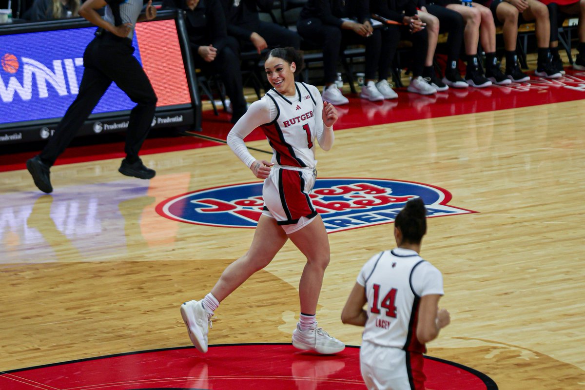 Destiny Adams recorded a triple-double against Charleston (18 pts, 15 reb, and 10 assists) — the program's first since Arella Guirantes did so on Dec. 23, 2020, and 7th overall.

<a href="/ImLucasTang/">Lucas Tang</a> captured her reaction: