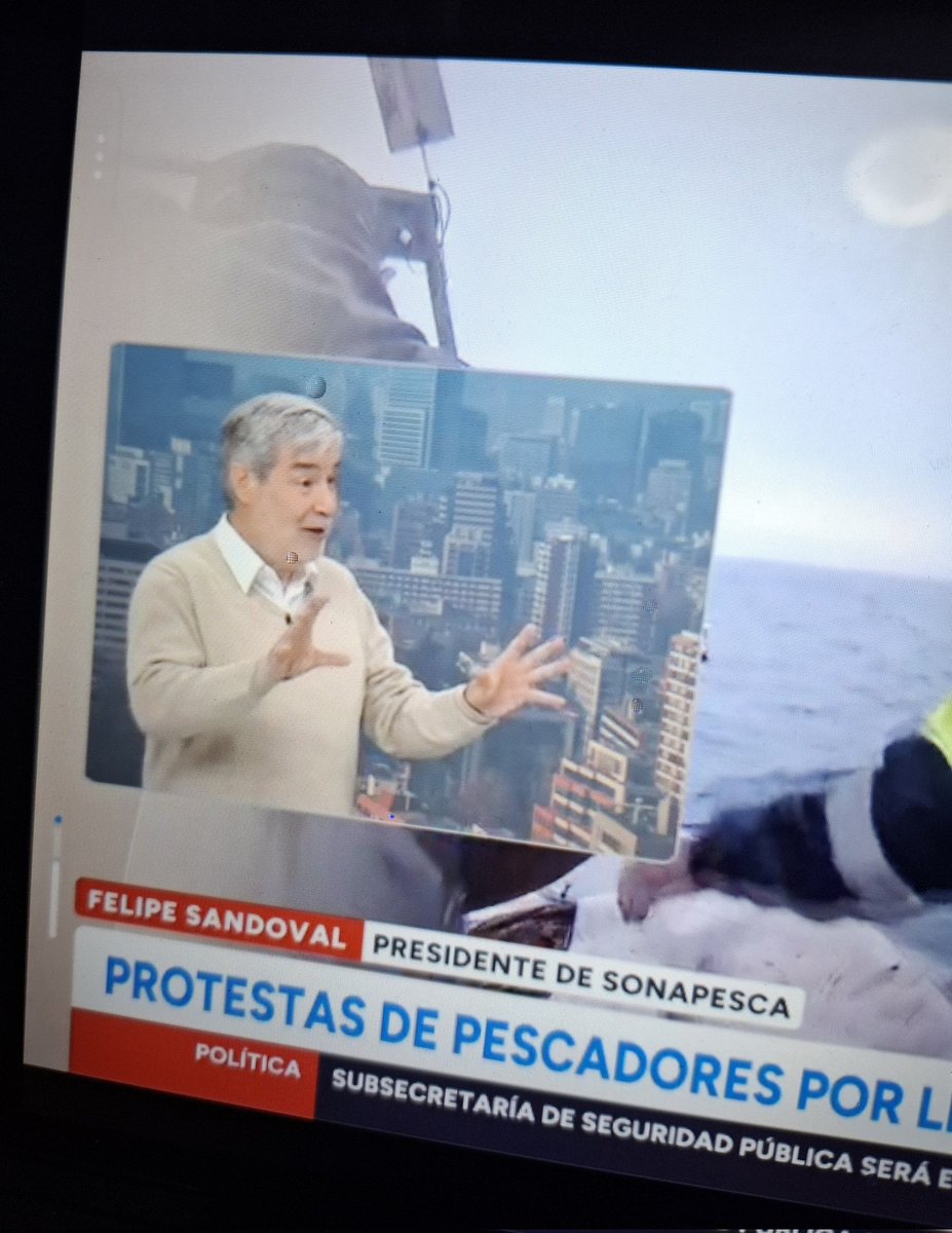 pcayuqueo's tweet photo. Ya me parecía cara conocida el líder de los industriales de la pesca: es el ex Subsecretario de Pesca de Ricardo Lagos. Chile, Chile lindo 🤦🏻‍♂️ https://t.co/2UOIlHUFkF