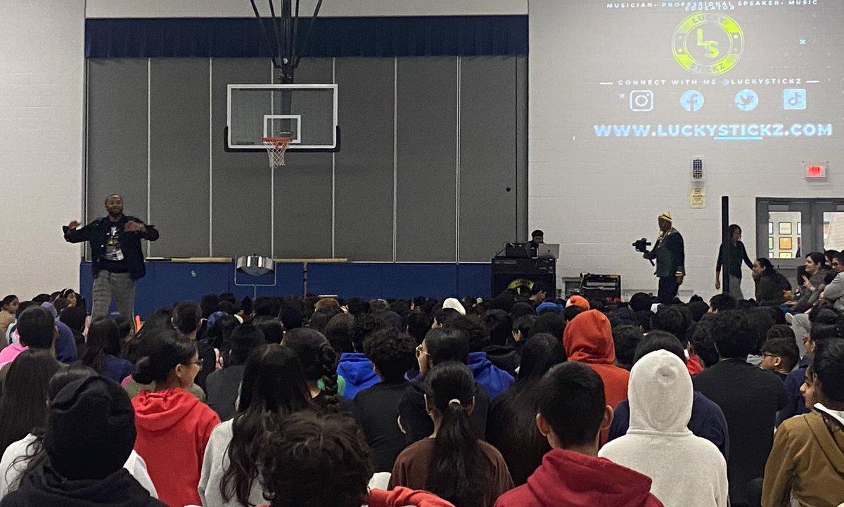 SIBpeel's tweet image. A big TY to @luckystickz for taking our staff and Ss on an engaging journey on the power of resilience and perseverance to leverage creativity and innovation! @MTakhar22 @KervinWhite